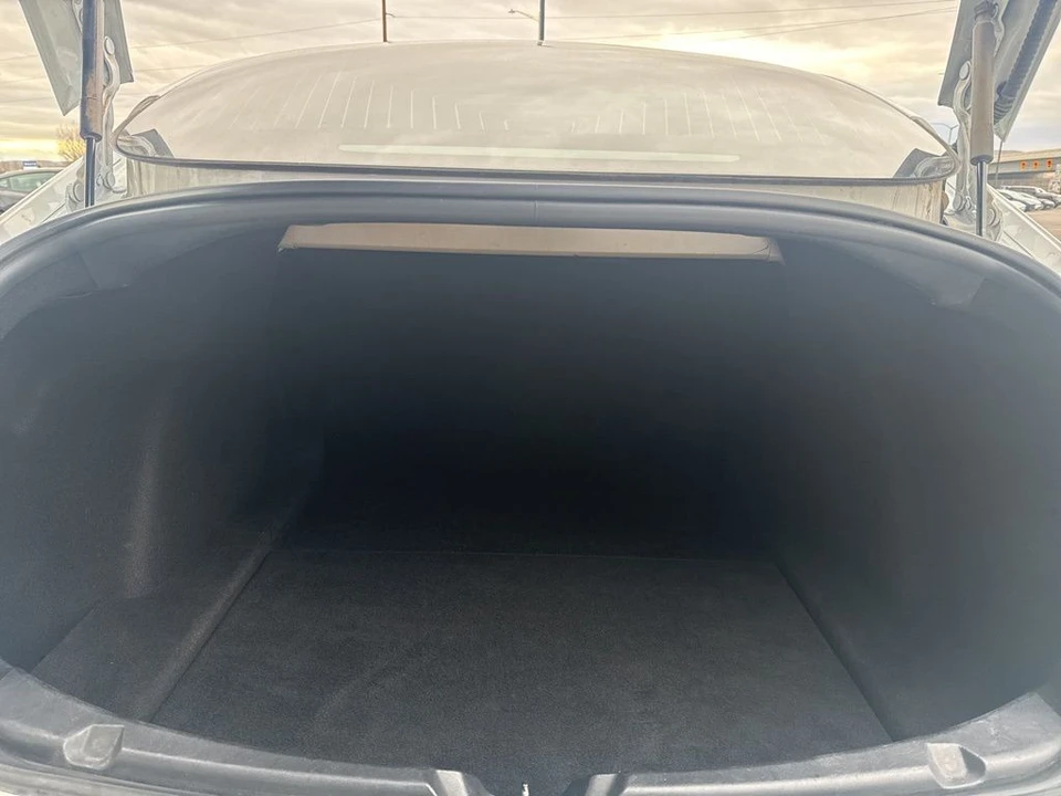 2020 Tesla Model 3 Performance - Image 17 of 21