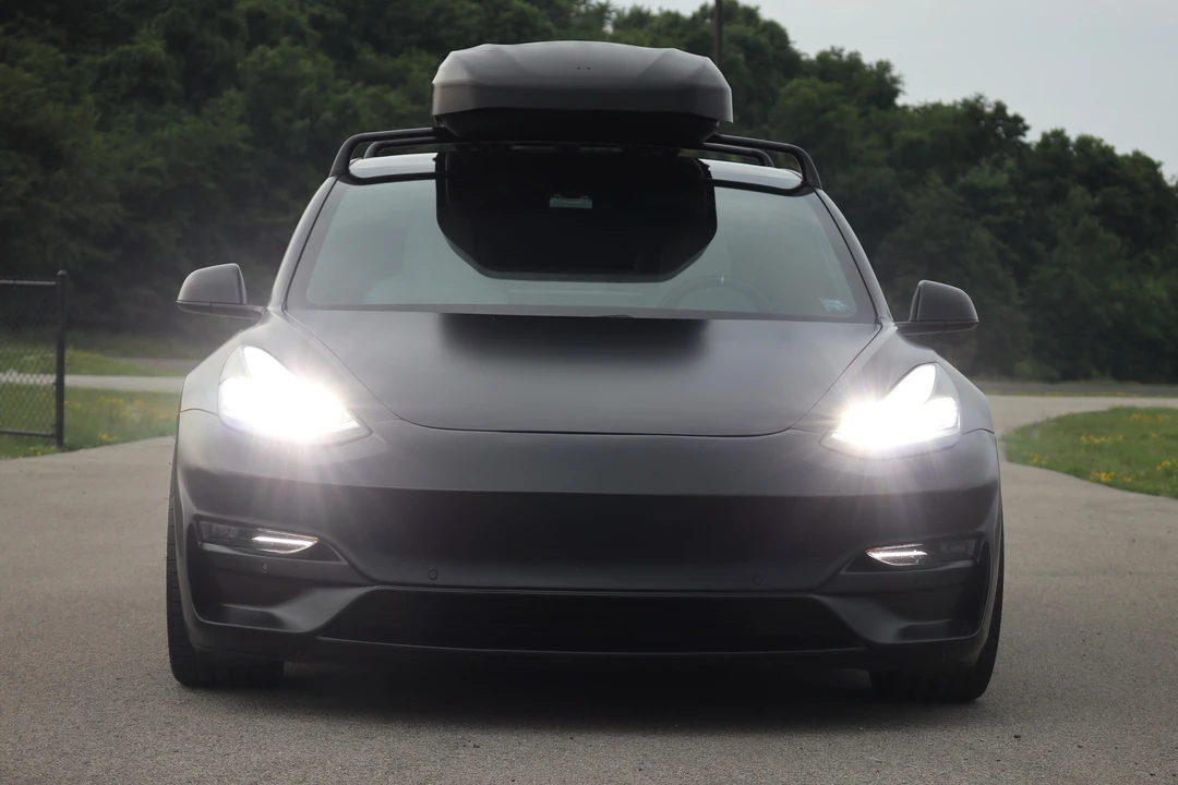2020 Tesla Model 3 Performance - Image 7 of 31
