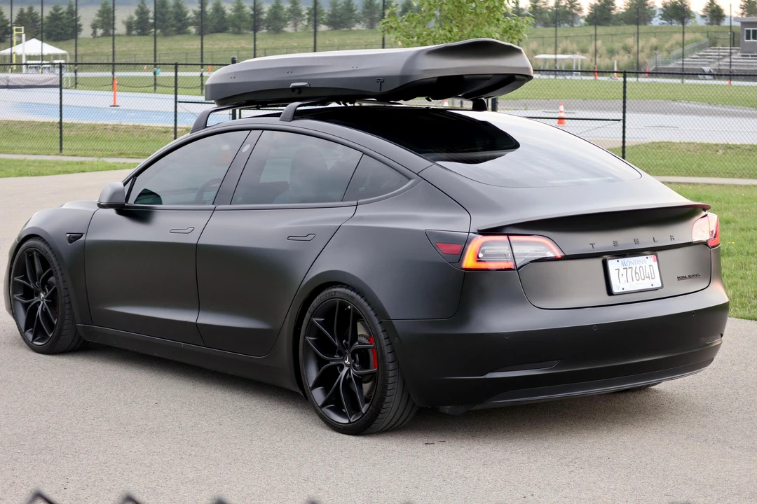 2020 Tesla Model 3 Performance - Image 16 of 31