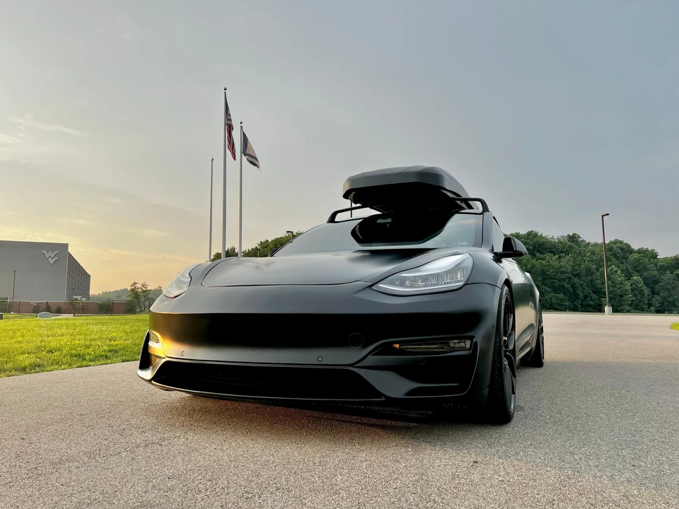 2020 Tesla Model 3 Performance - Image 10 of 31