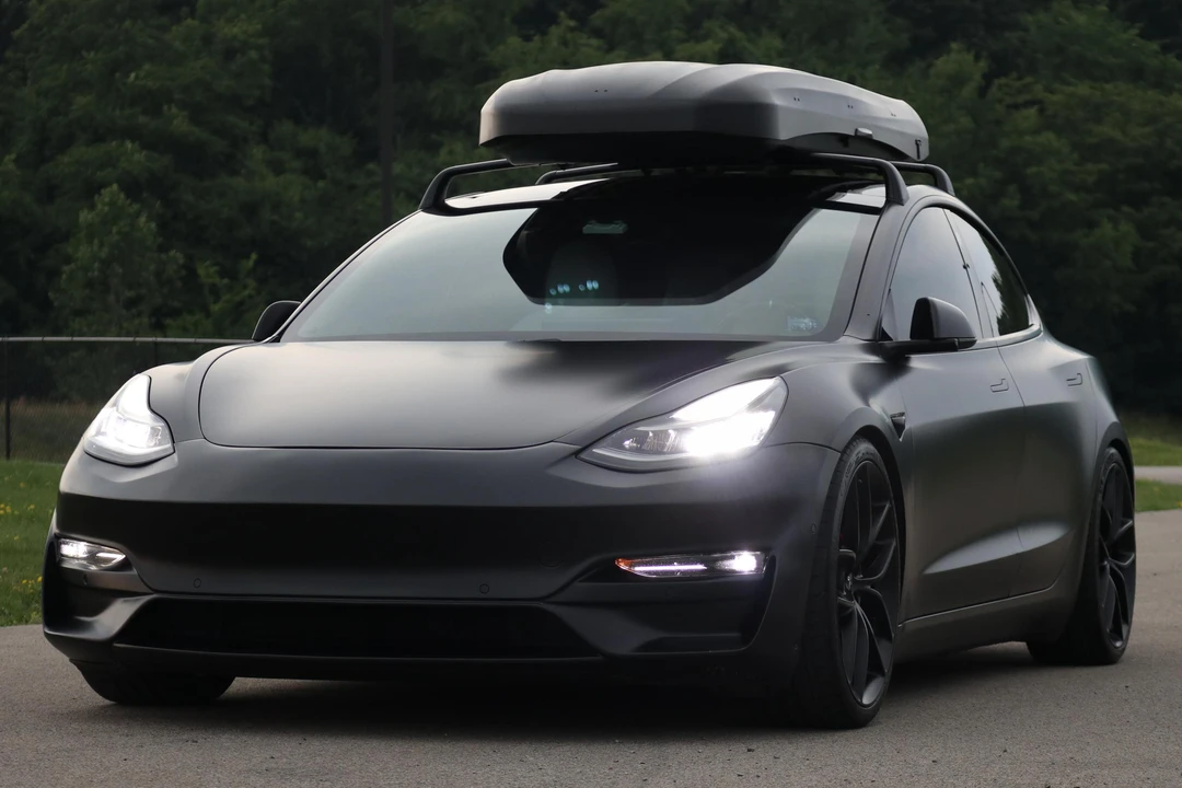 2020 Tesla Model 3 Performance - Image 2 of 31