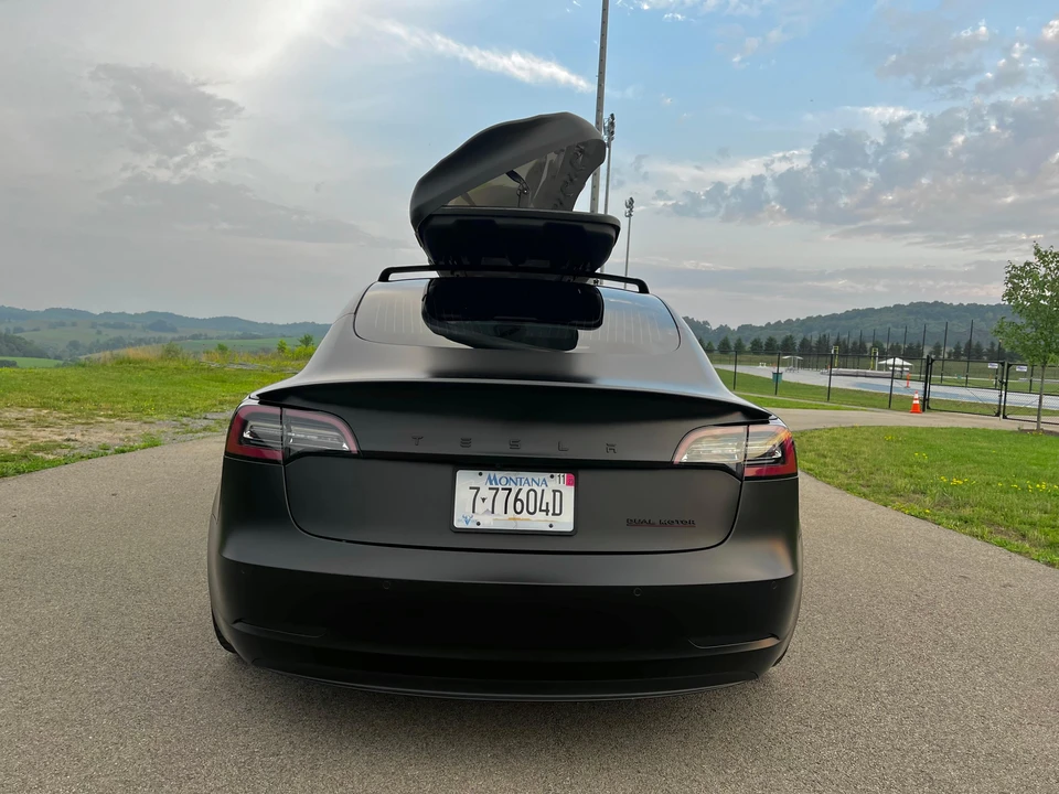 2020 Tesla Model 3 Performance - Image 25 of 31