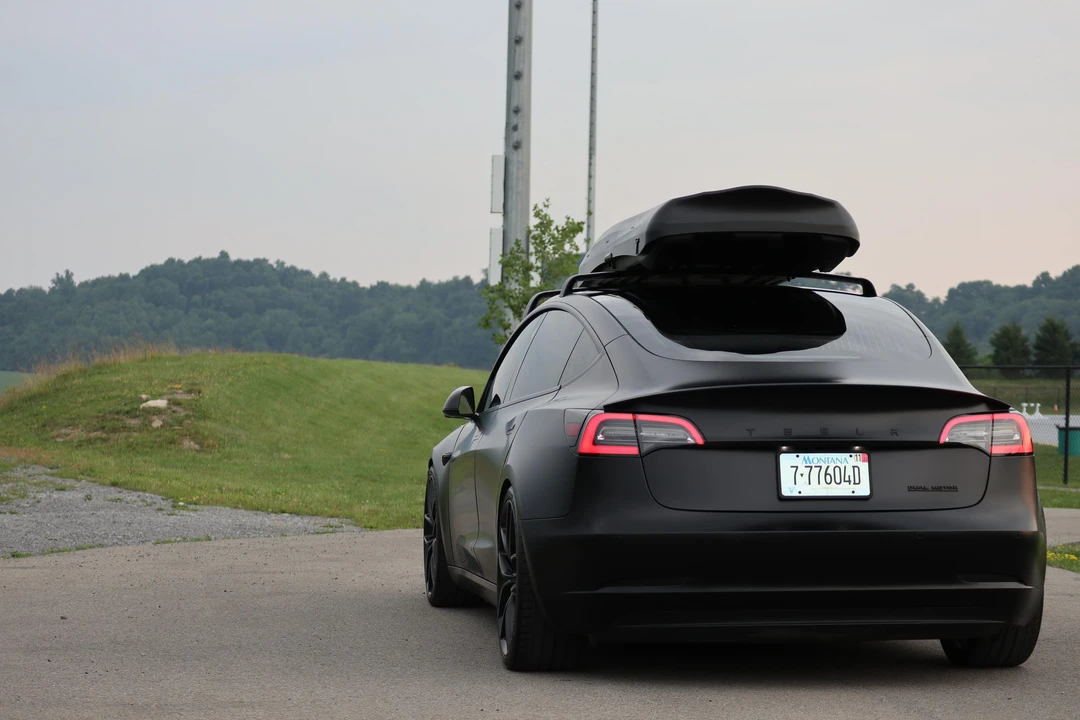 2020 Tesla Model 3 Performance - Image 20 of 31