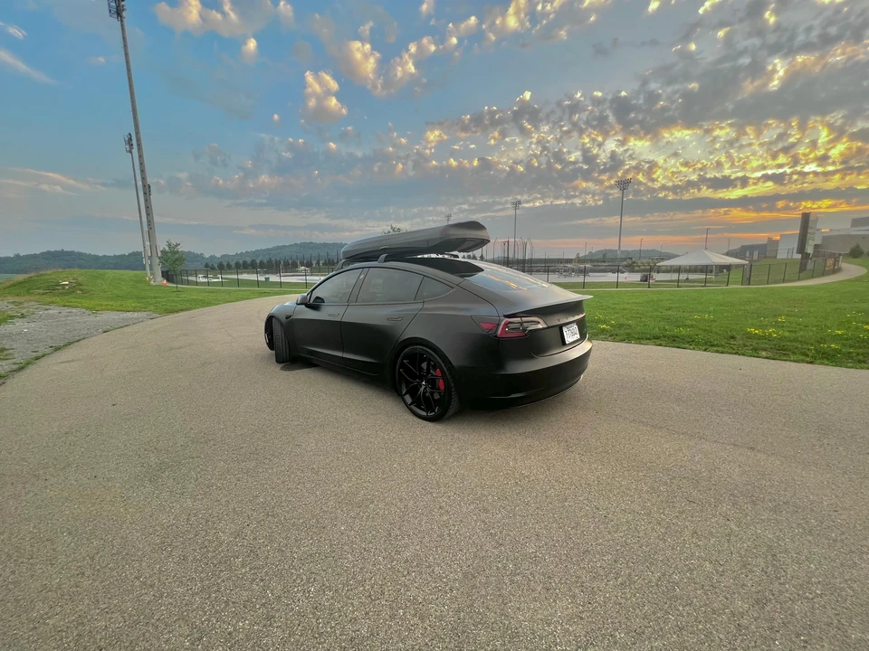 2020 Tesla Model 3 Performance - Image 14 of 31