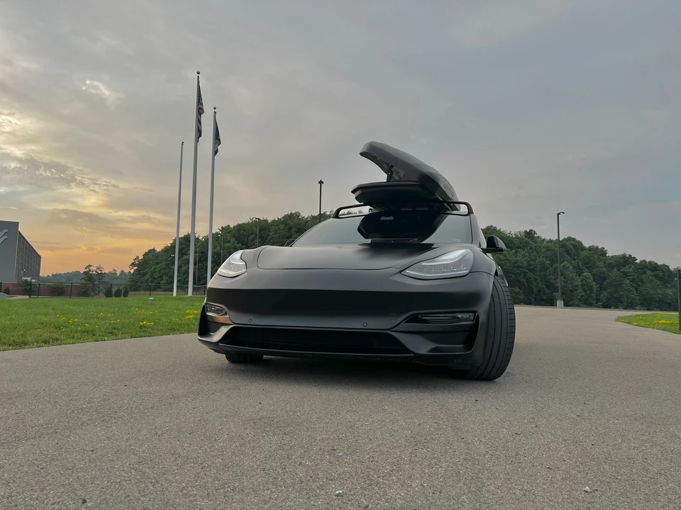 2020 Tesla Model 3 Performance - Image 8 of 31