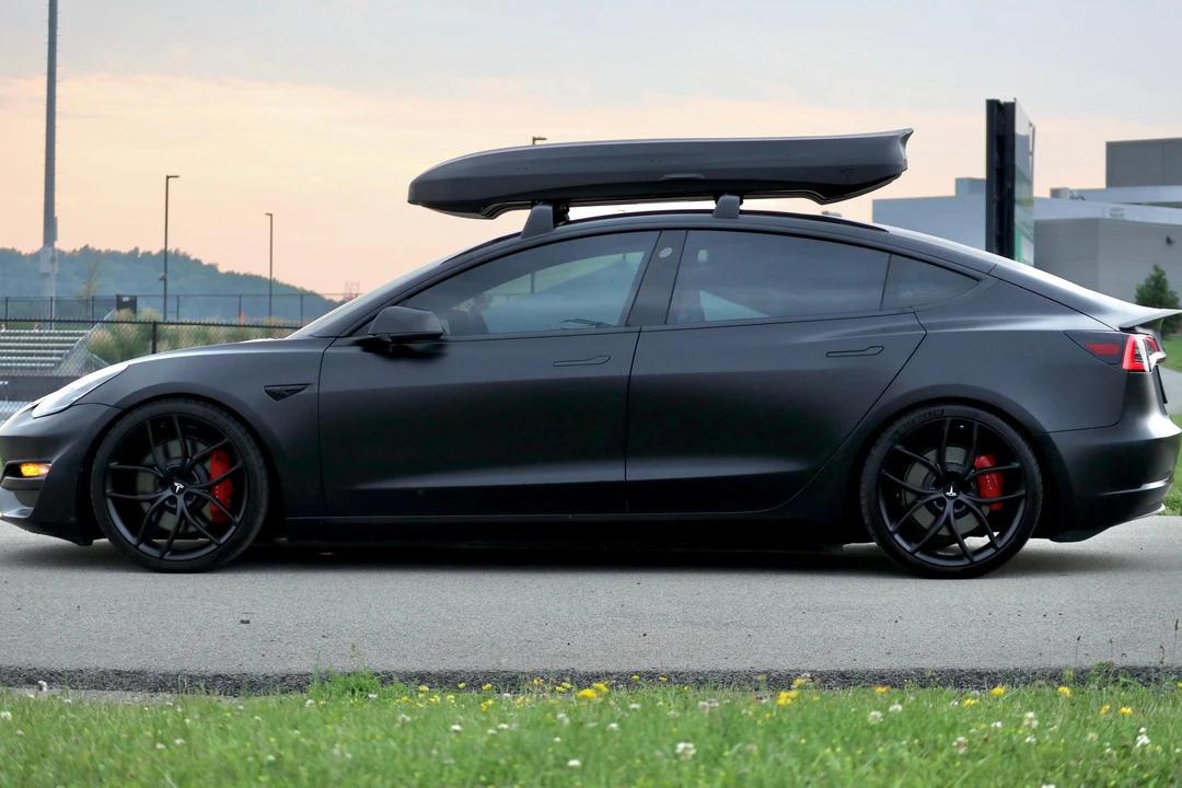 2020 Tesla Model 3 Performance - Image 13 of 31
