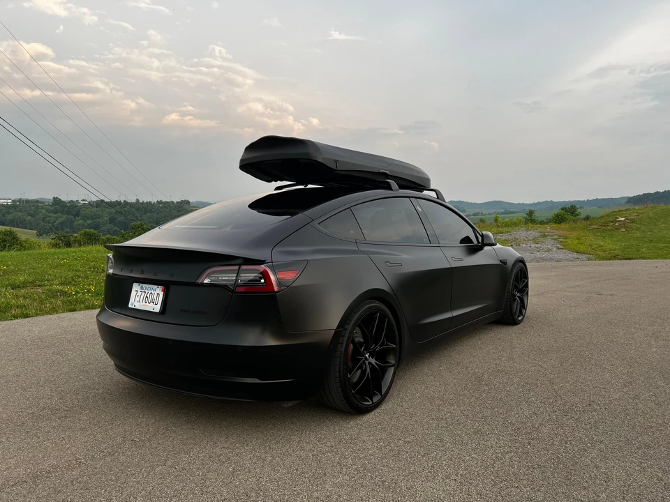 2020 Tesla Model 3 Performance - Image 28 of 31