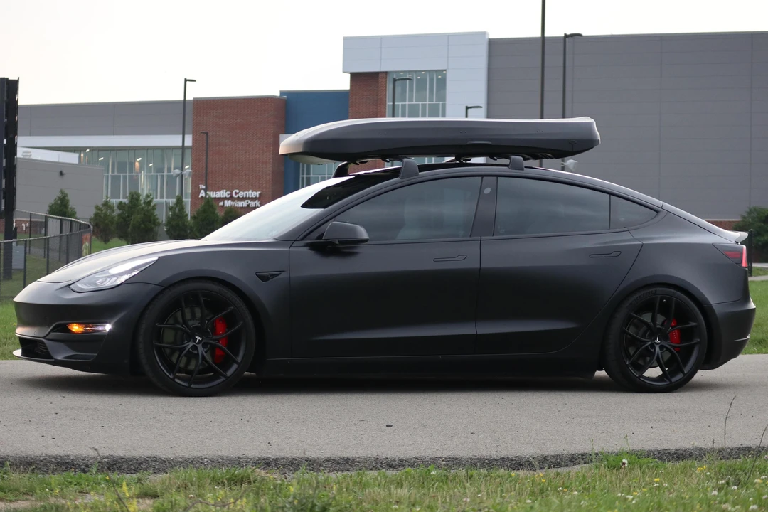 2020 Tesla Model 3 Performance - Image 3 of 31