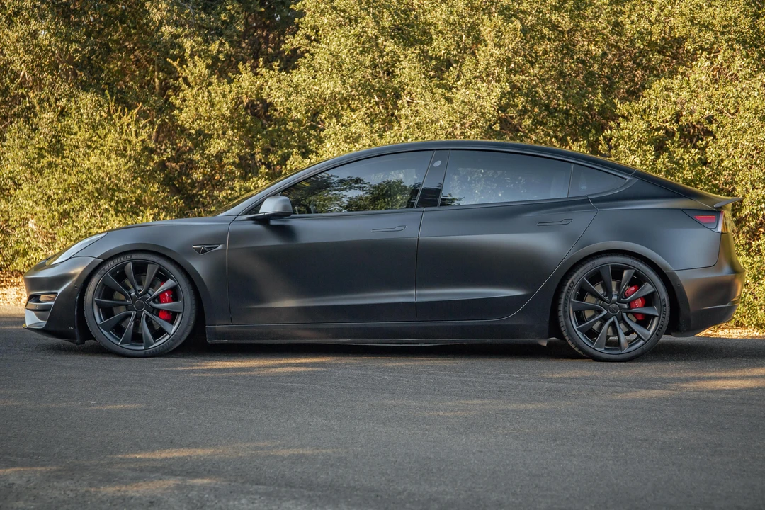 2020 Tesla Model 3 Performance - Image 3 of 31