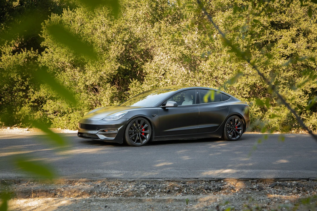 2020 Tesla Model 3 Performance - Image 15 of 31