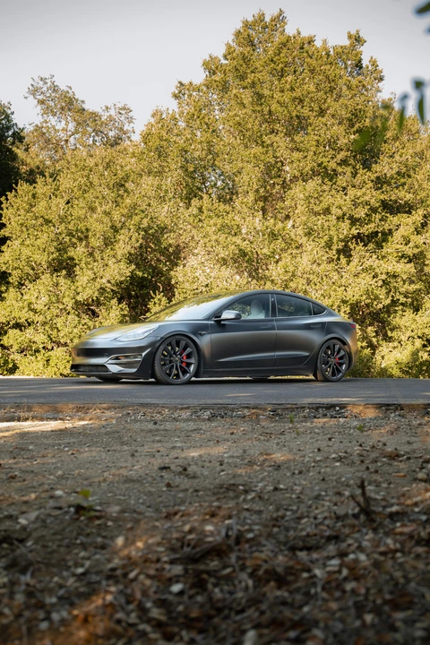 2020 Tesla Model 3 Performance - Image 13 of 31