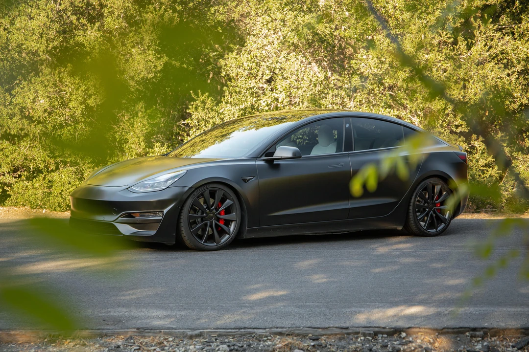 2020 Tesla Model 3 Performance - Image 11 of 31