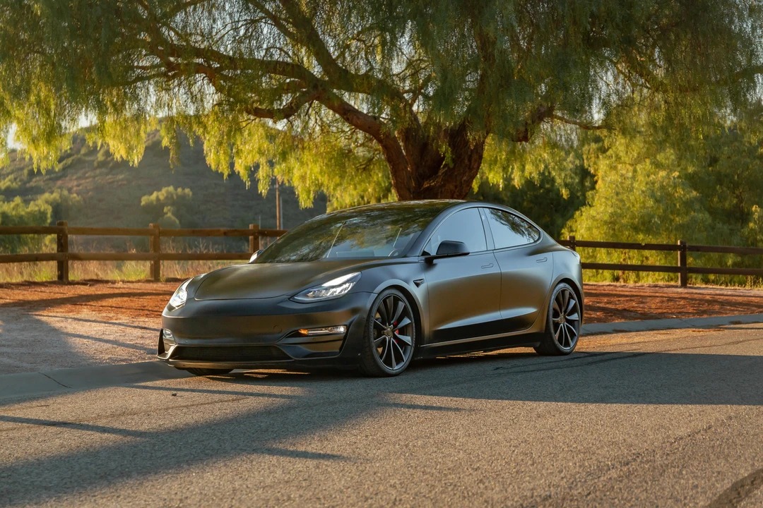 2020 Tesla Model 3 Performance - Image 9 of 31