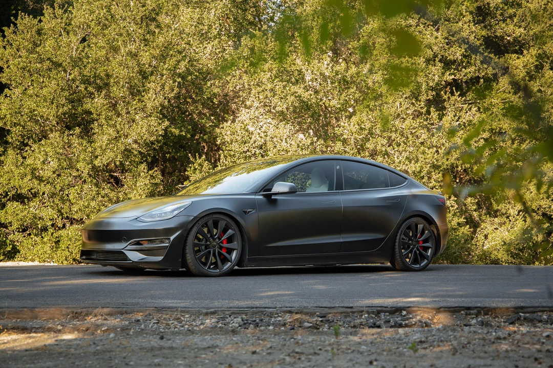 2020 Tesla Model 3 Performance - Image 16 of 31