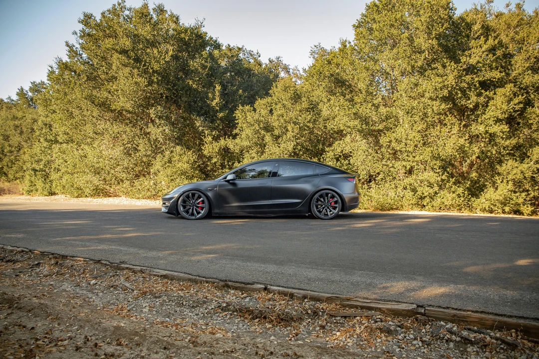 2020 Tesla Model 3 Performance - Image 19 of 31