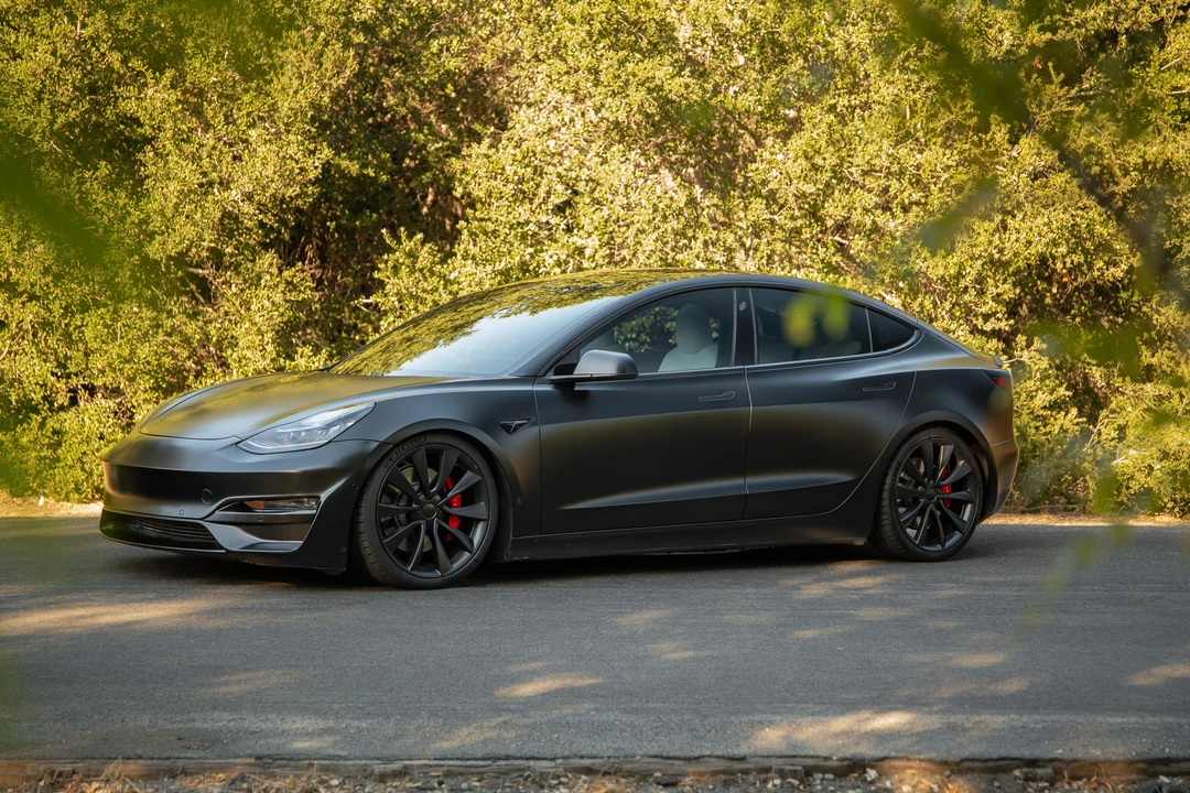 2020 Tesla Model 3 Performance - Image 18 of 31