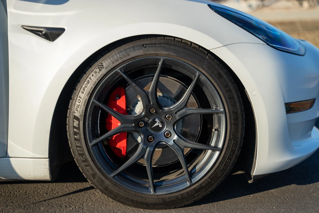 2020 Tesla Model 3 Performance - Image 24 of 31