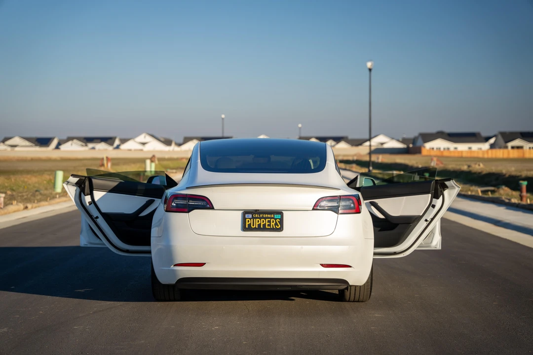 2020 Tesla Model 3 Performance - Image 8 of 31