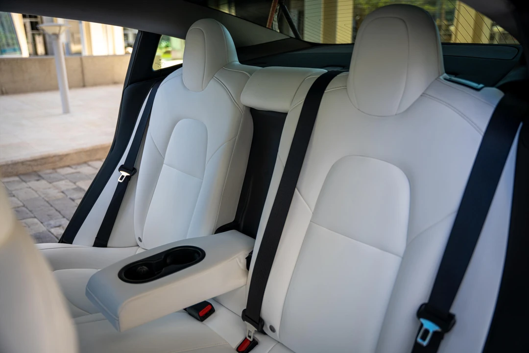2020 Tesla Model 3 Performance - Image 29 of 31