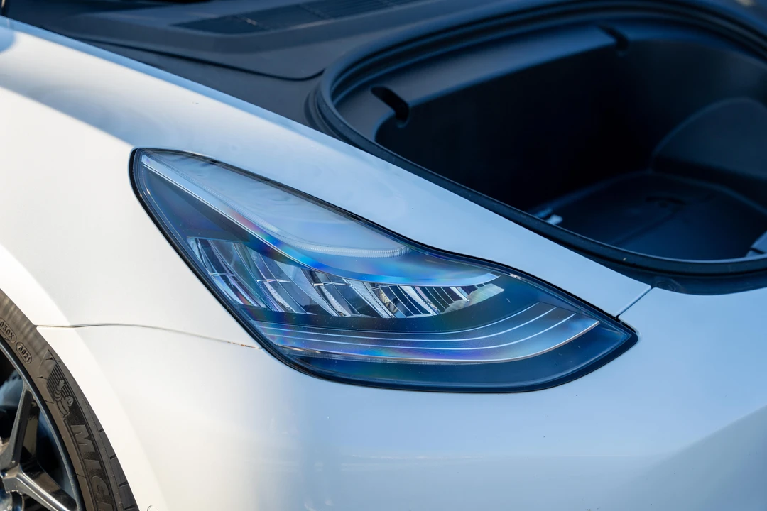 2020 Tesla Model 3 Performance - Image 14 of 31