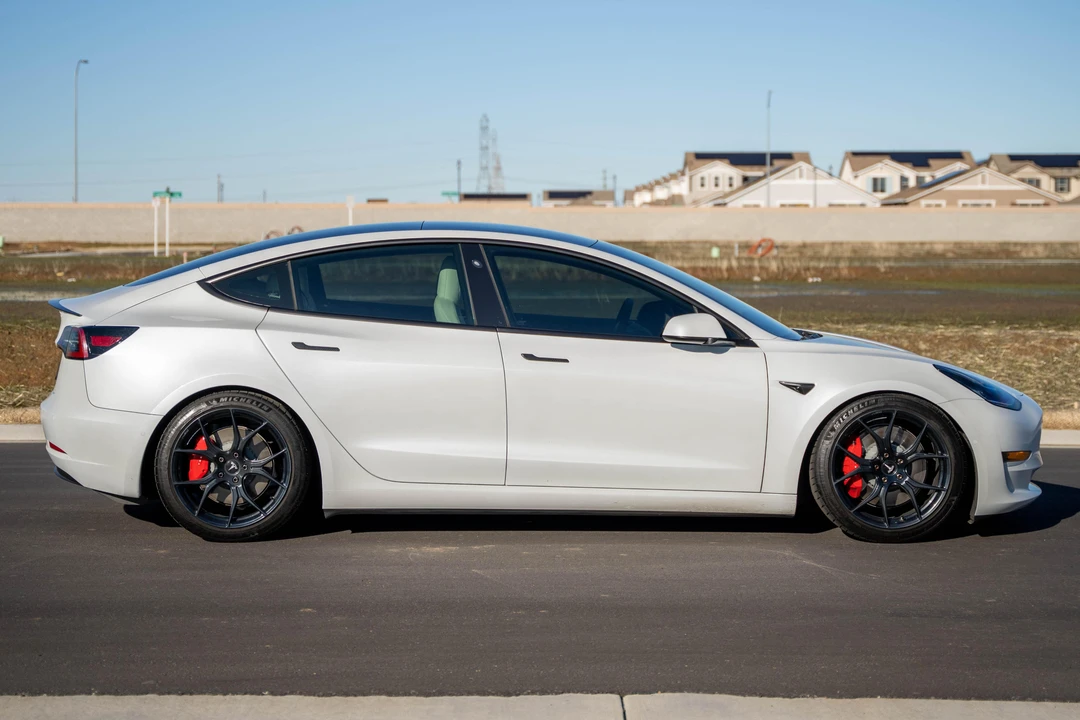 2020 Tesla Model 3 Performance - Image 3 of 31