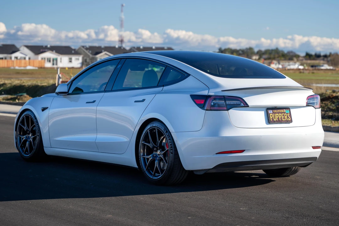 2020 Tesla Model 3 Performance - Image 4 of 31
