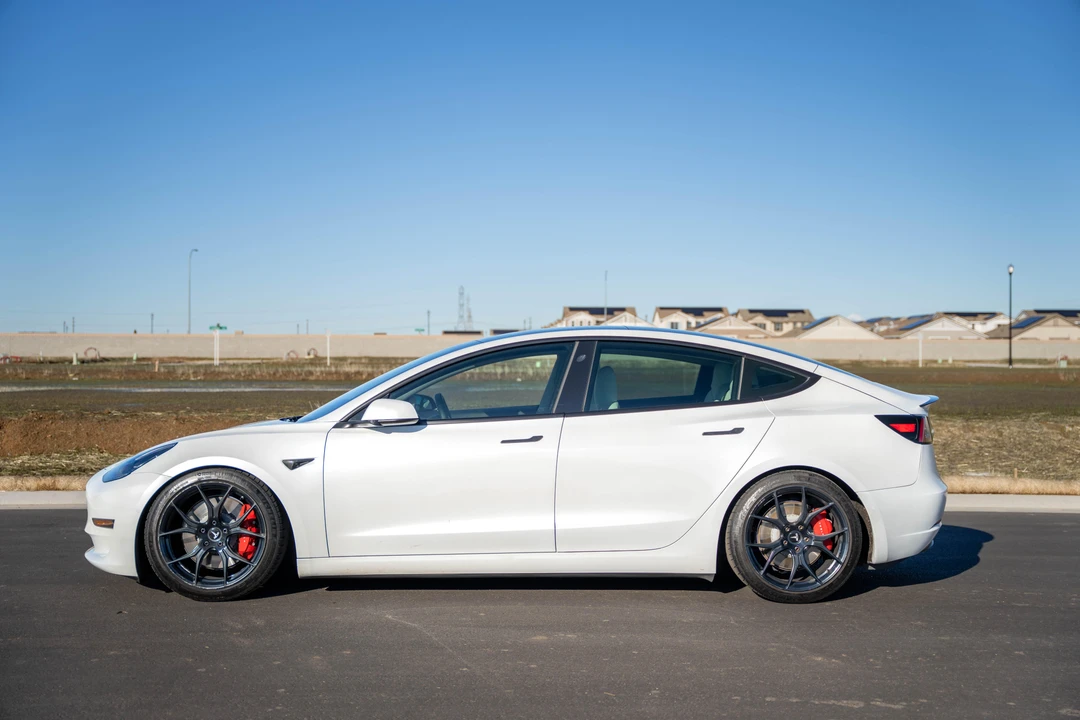 2020 Tesla Model 3 Performance - Image 7 of 31