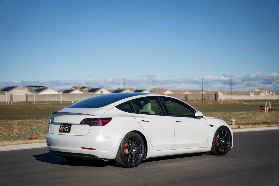 2020 Tesla Model 3 Performance - Image 10 of 31