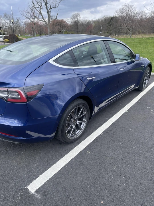 2020 Tesla Model 3 Performance - Image 26 of 31