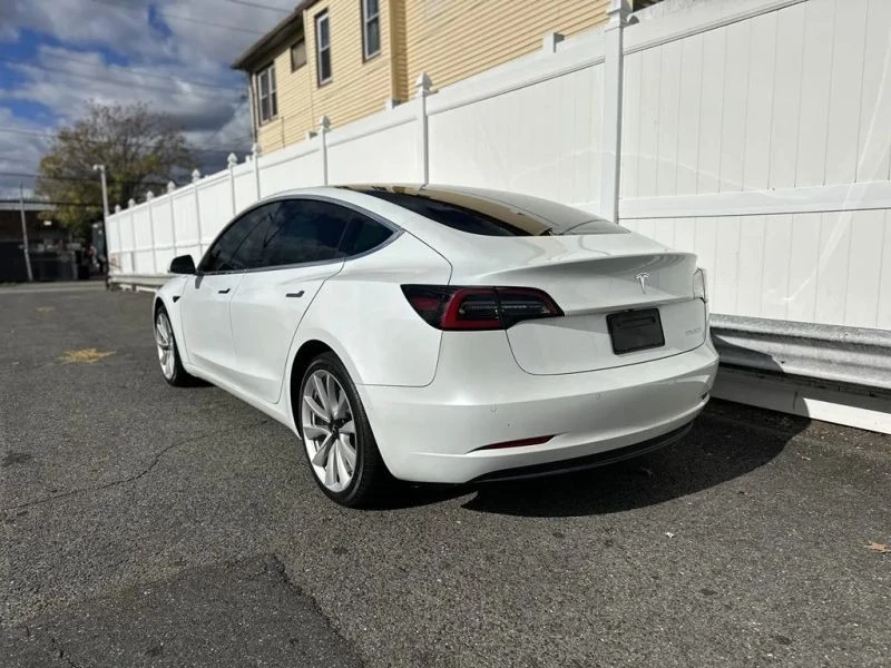 2020 Tesla Model 3 Performance - Image 5 of 12