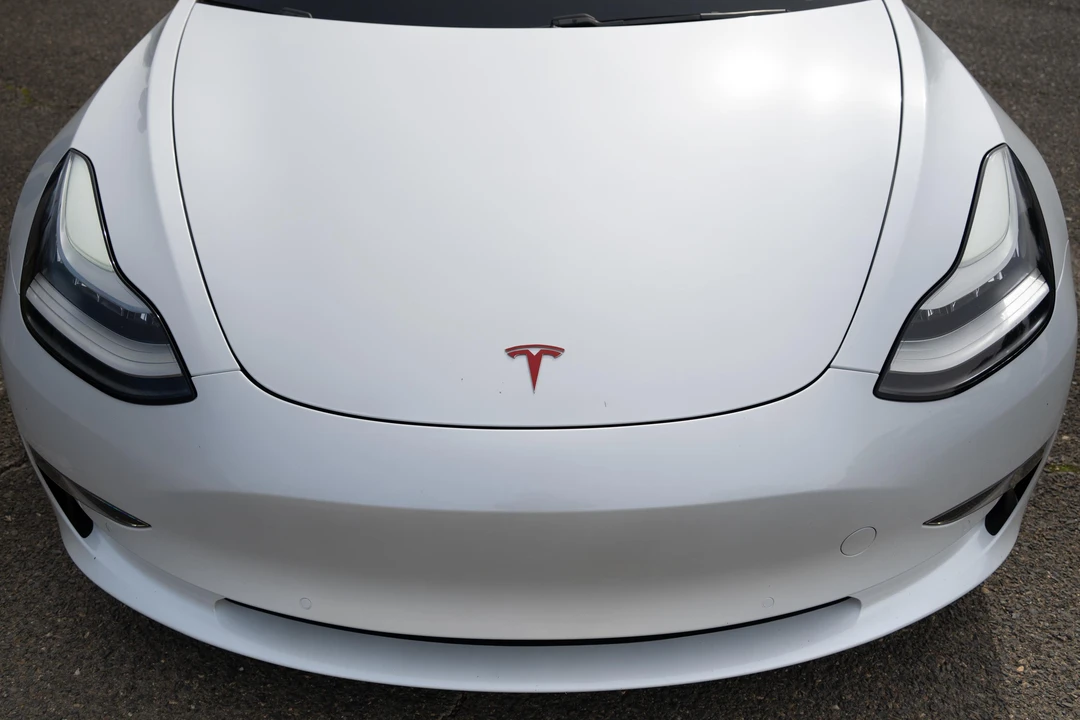 2020 Tesla Model 3 Performance - Image 10 of 31