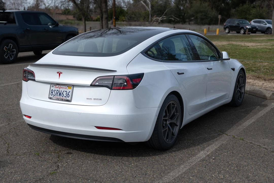 2020 Tesla Model 3 Performance - Image 8 of 31