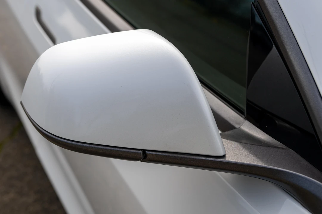 2020 Tesla Model 3 Performance - Image 18 of 31