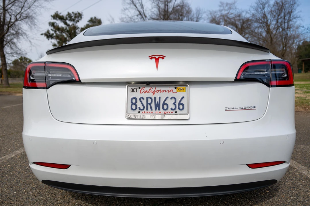 2020 Tesla Model 3 Performance - Image 7 of 31