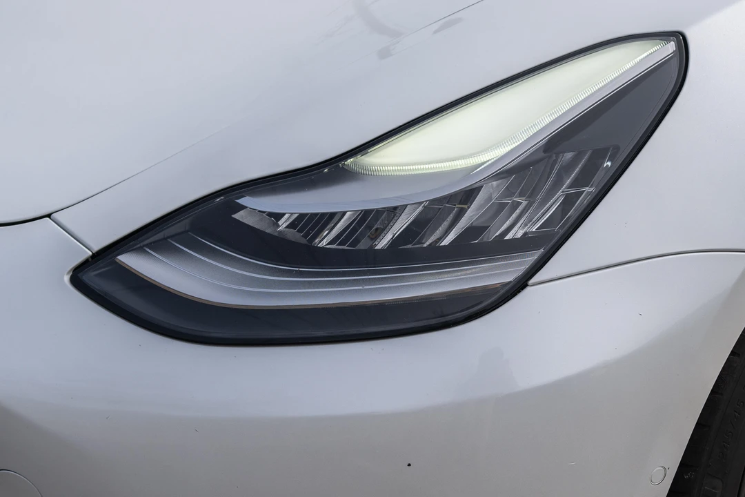 2020 Tesla Model 3 Performance - Image 11 of 31