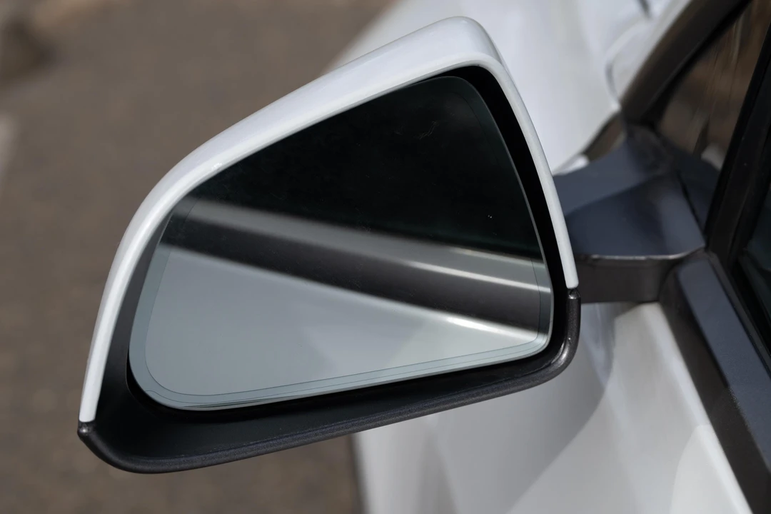 2020 Tesla Model 3 Performance - Image 13 of 31