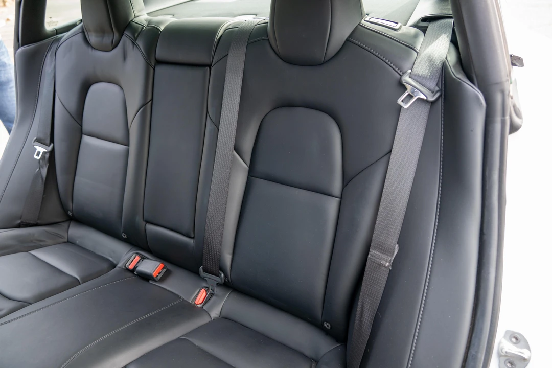 2020 Tesla Model 3 Performance - Image 25 of 31