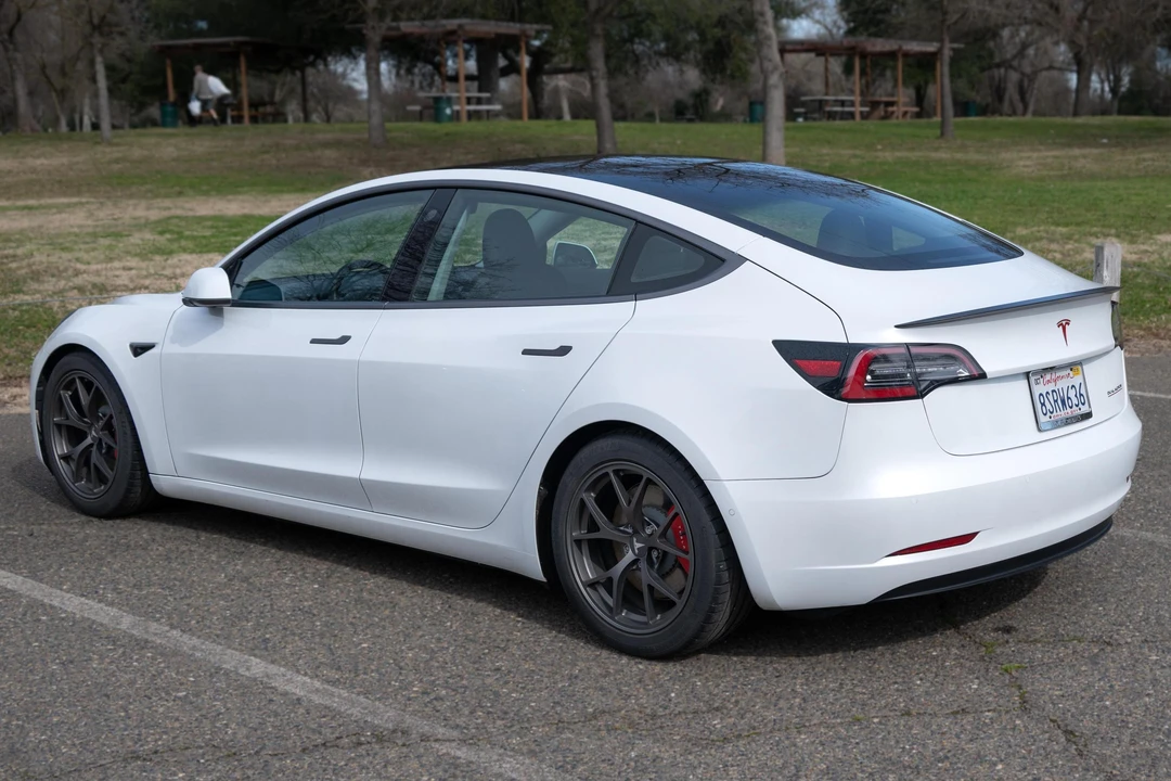 2020 Tesla Model 3 Performance - Image 4 of 31