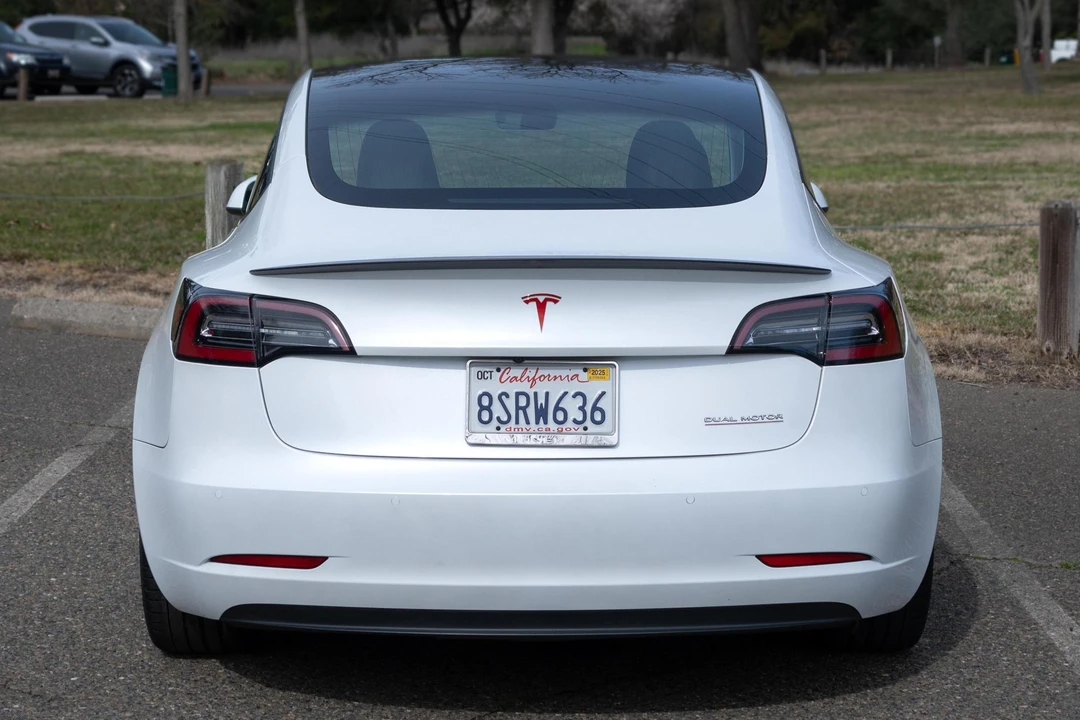 2020 Tesla Model 3 Performance - Image 5 of 31