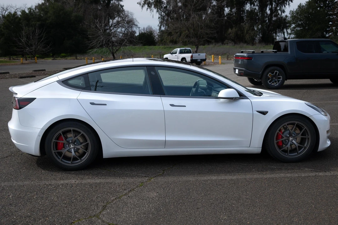 2020 Tesla Model 3 Performance - Image 3 of 31