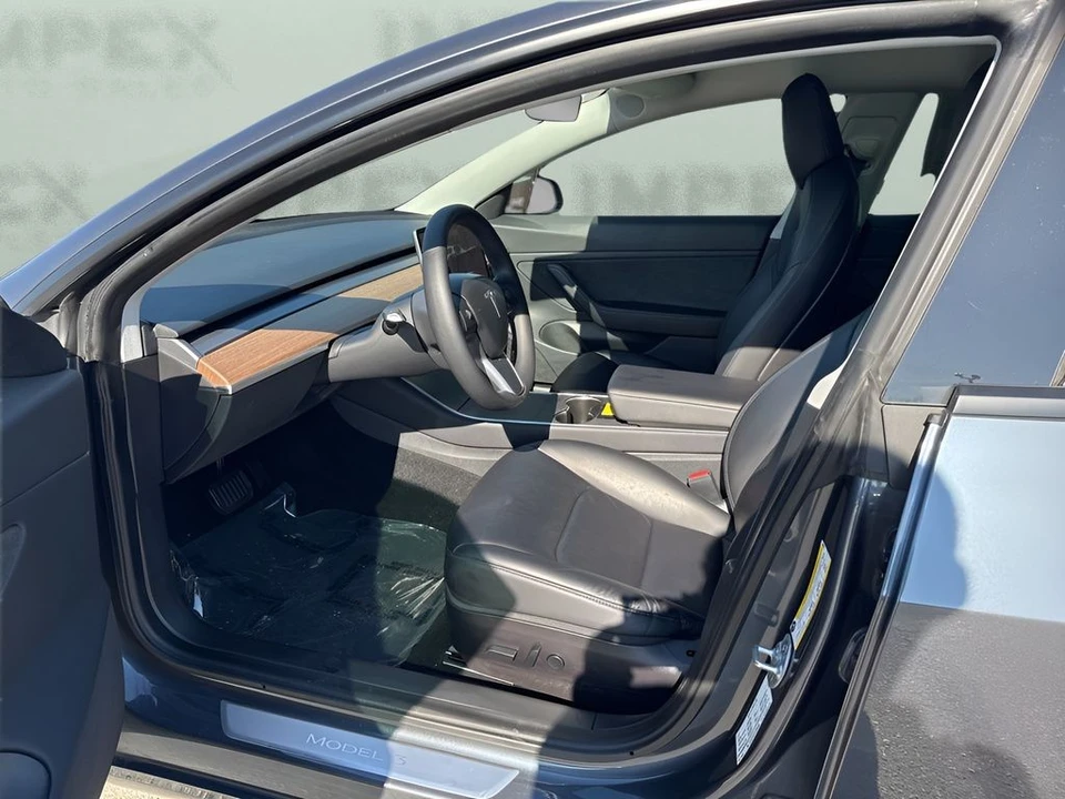 2020 Tesla Model 3 Performance - Image 9 of 12
