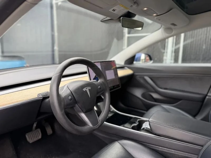 2020 Tesla Model 3 Performance - Image 10 of 12