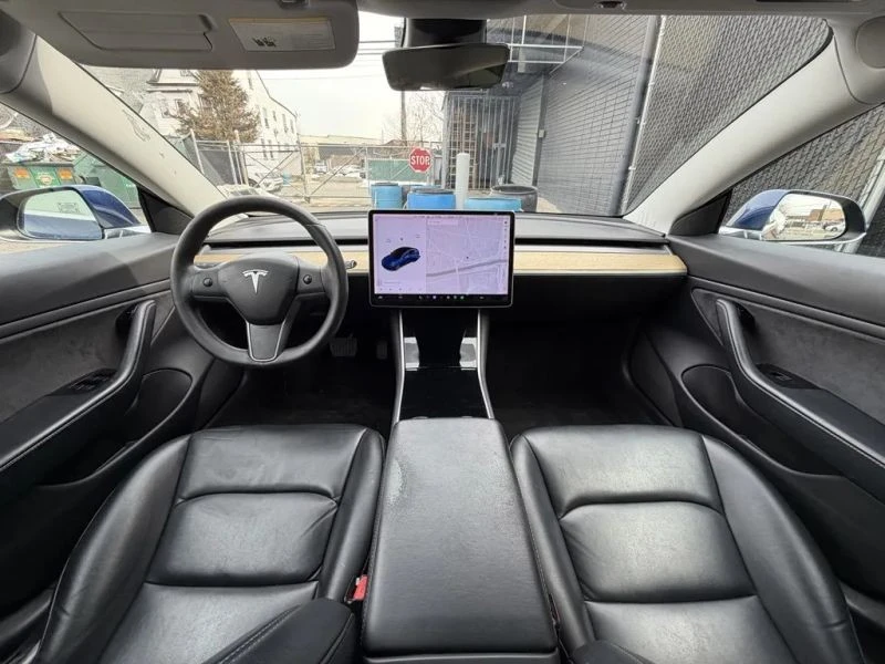 2020 Tesla Model 3 Performance - Image 9 of 12