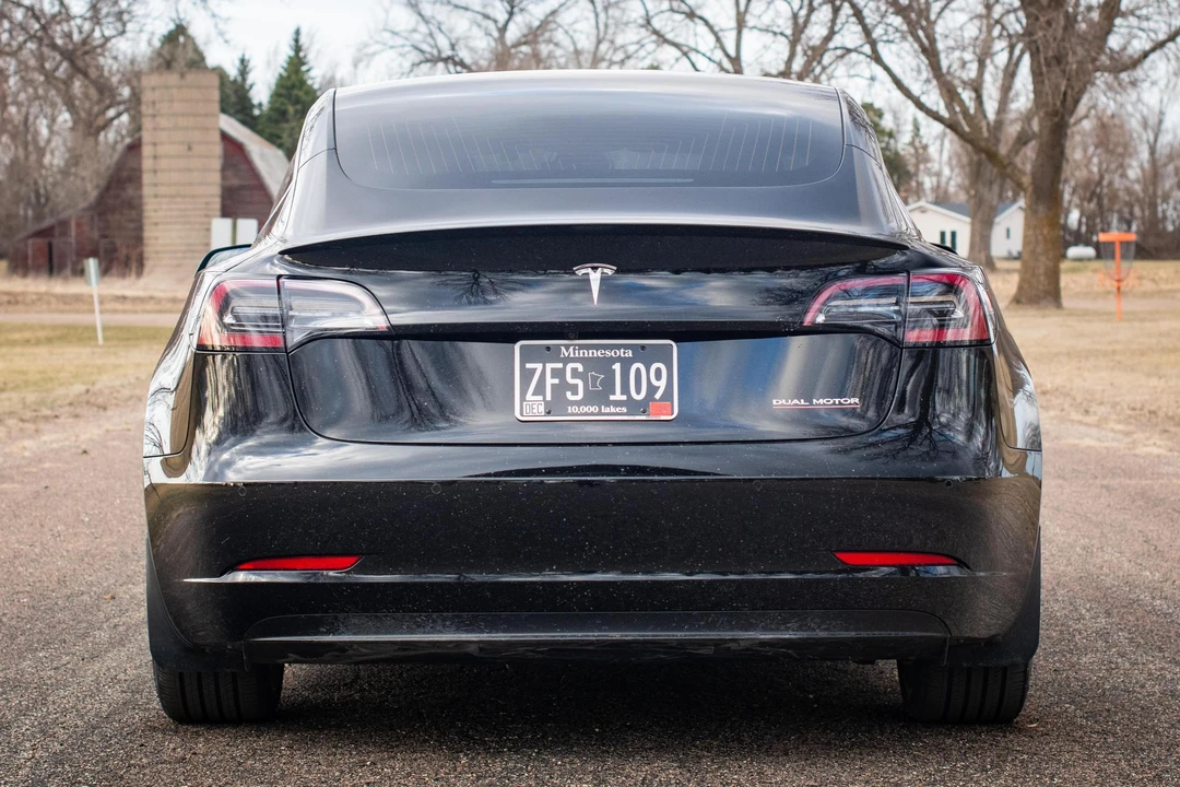 2020 Tesla Model 3 Performance - Image 5 of 31