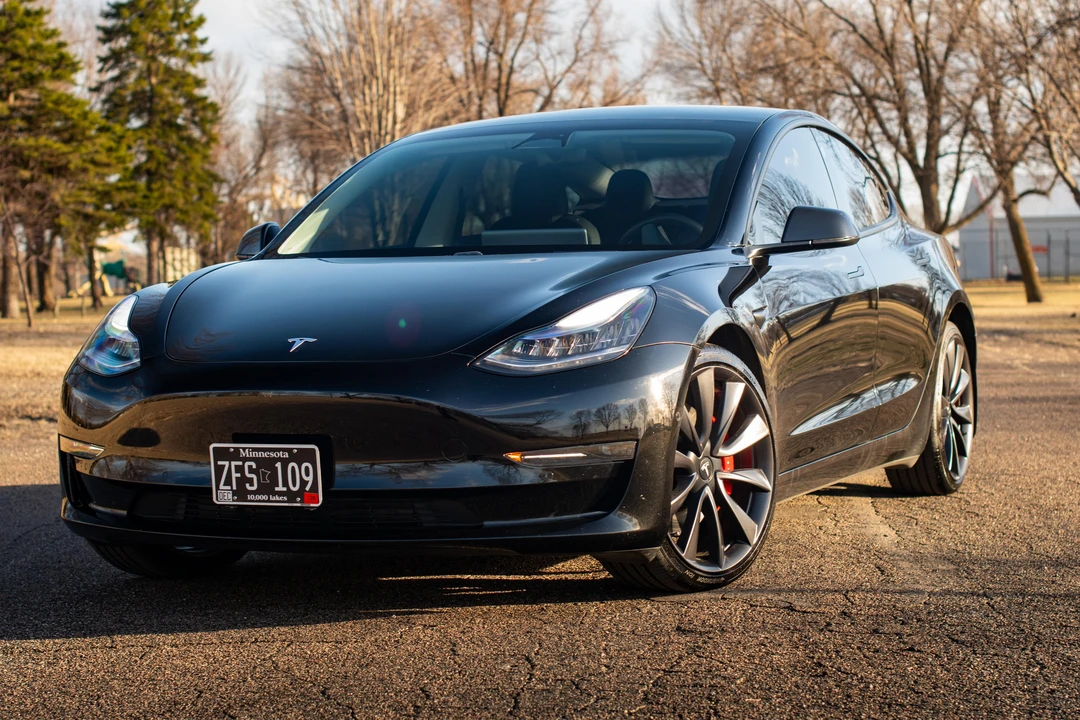 2020 Tesla Model 3 Performance - Image 11 of 31