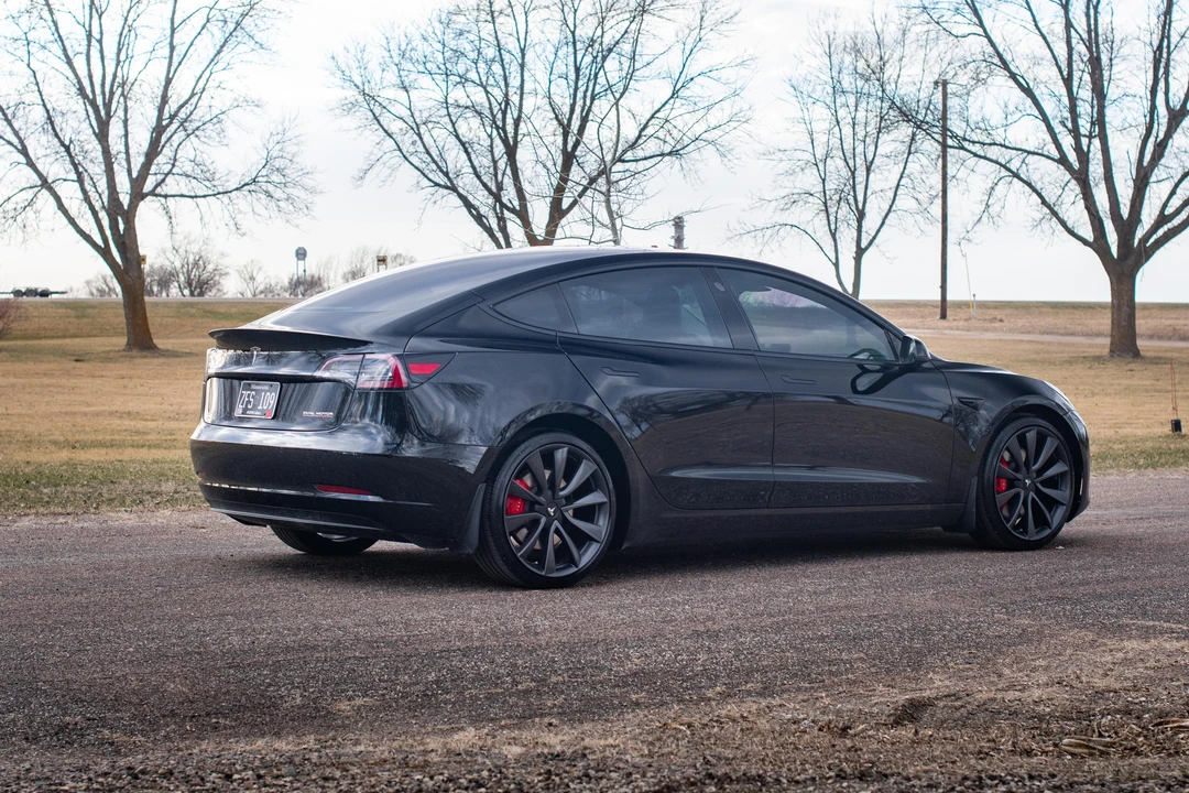 2020 Tesla Model 3 Performance - Image 26 of 31