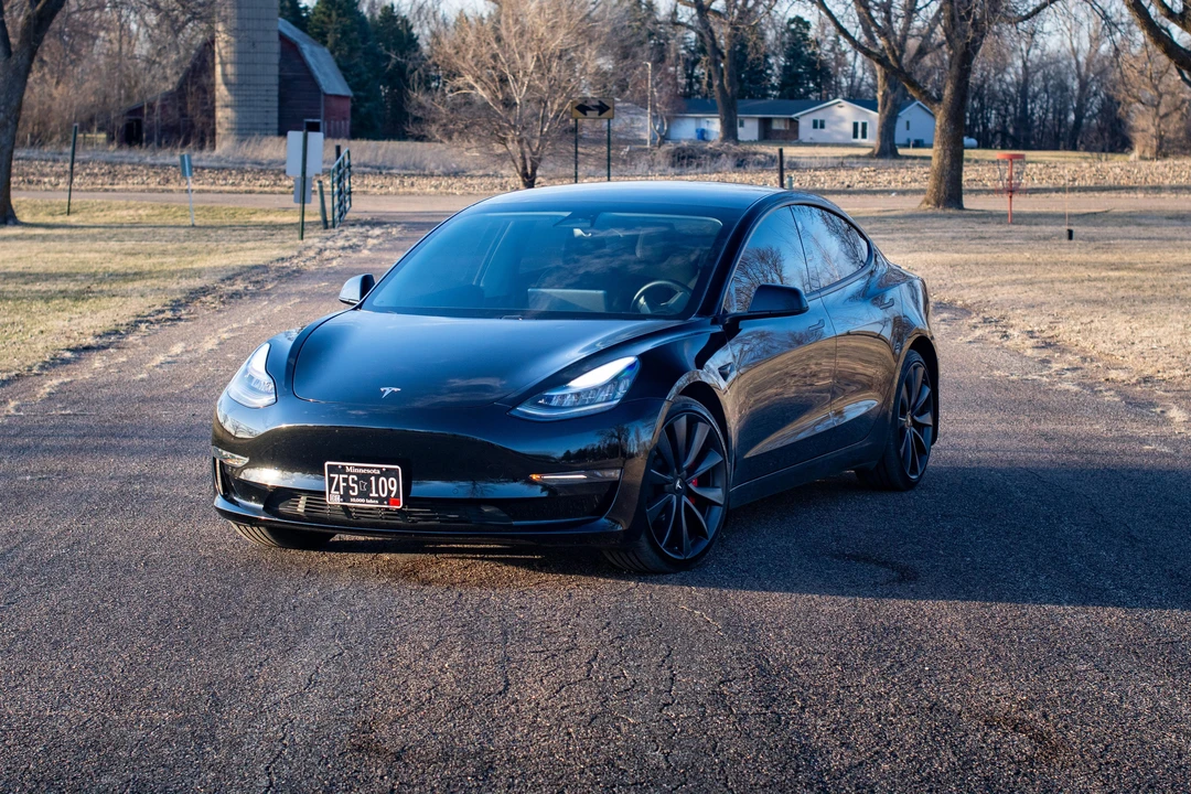 2020 Tesla Model 3 Performance - Image 13 of 31