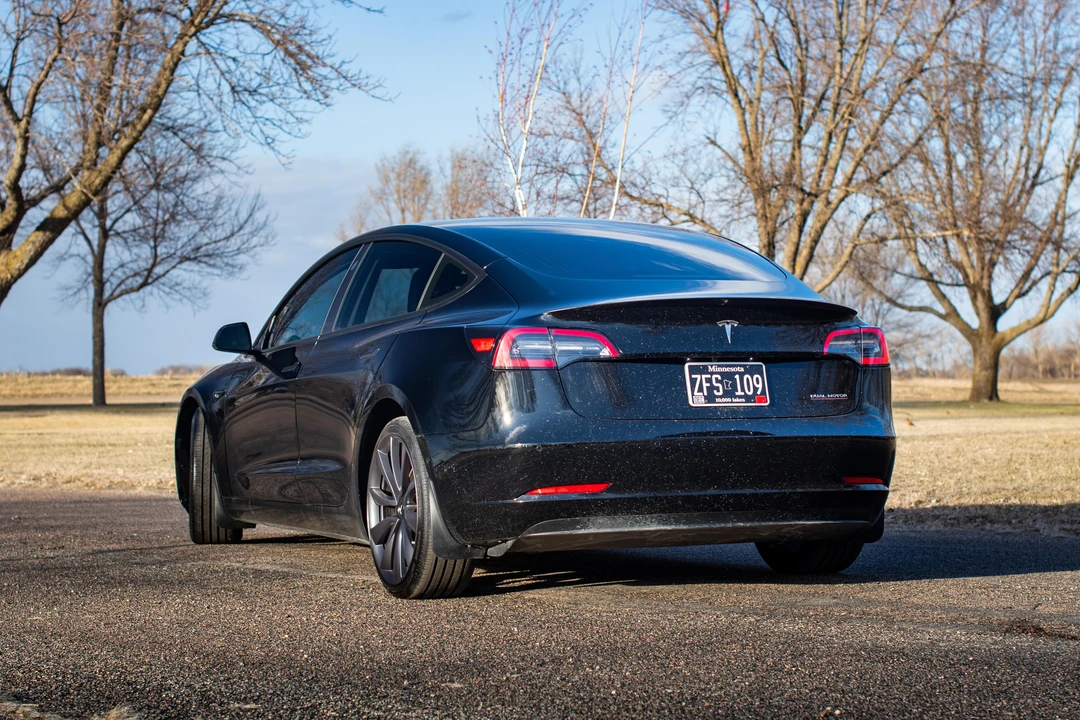 2020 Tesla Model 3 Performance - Image 21 of 31