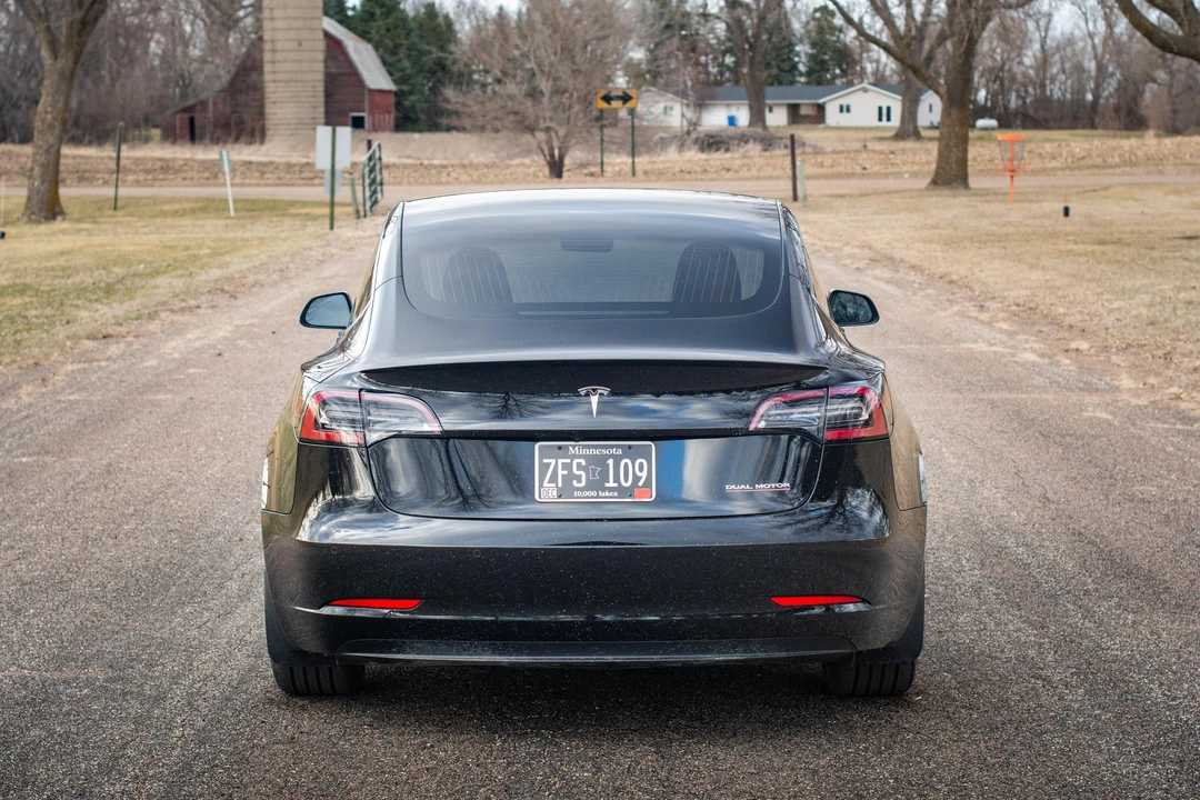 2020 Tesla Model 3 Performance - Image 22 of 31