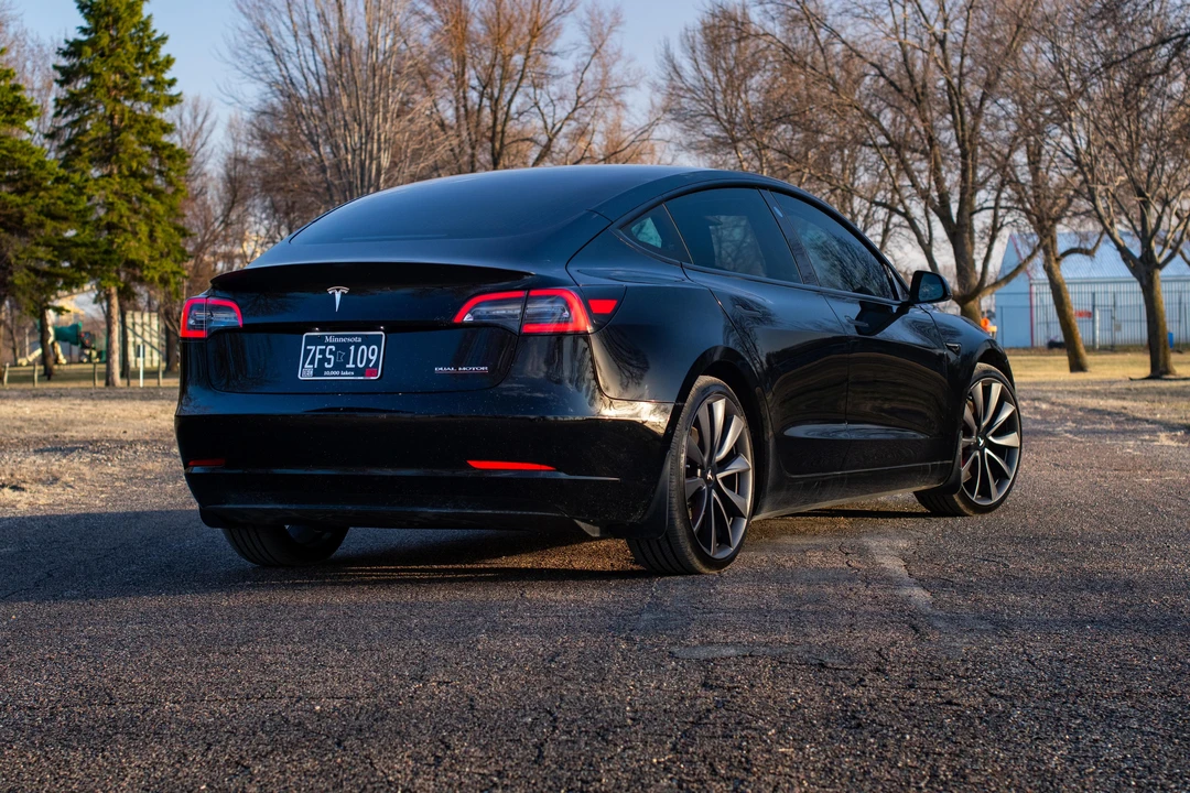 2020 Tesla Model 3 Performance - Image 24 of 31